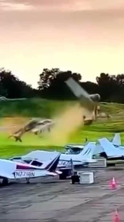 Vliegtuig crasht op helikopter