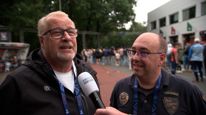 NEC-supporters staan uren in de rij voor Champions League-sterrenbal op shirt