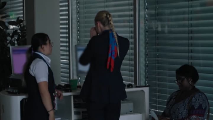 Isabel kan emoties niet bedwingen na aanvaring met passagier