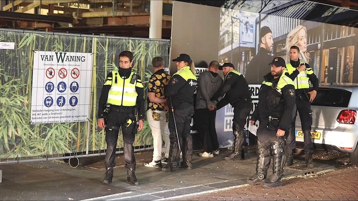 In Beeld Politie Grijpt In Bij Rellen Rotterdam Rtl Nieuws