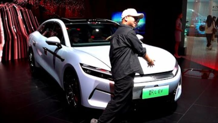Mercedes? Volkswagen? Nee hoor, steeds meer mensen kiezen voor Chinese bak