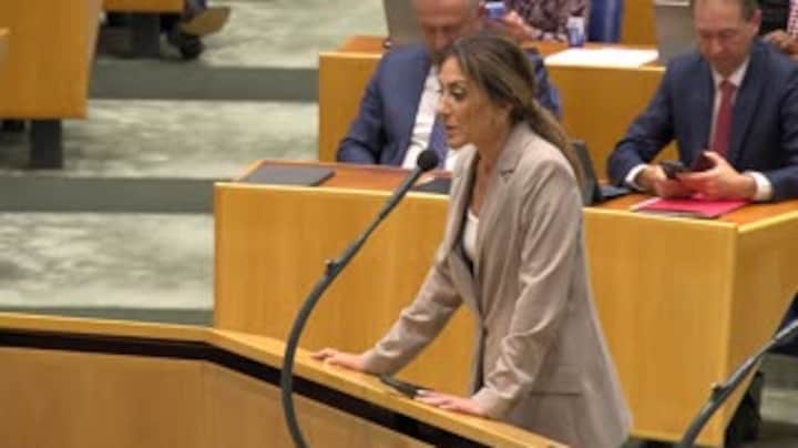 Yeşilgöz tegen Timmermans over asiel: 'Daarom gaat het nooit lukken met links'