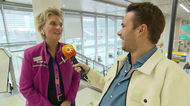 Floormanager Josée wil 'normaal' overkomen in Schiphol Airport: 'Dan denk ik: oh m'n haar'