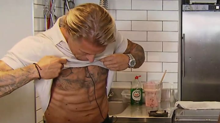 Vriendin Thomas Berge geniet van zijn nieuwe lijf: 'Vindt het prima'