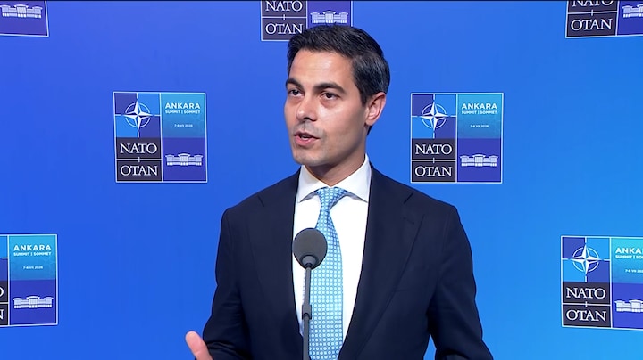 Jetten op NAVO-top: 'Blijf druk op Iran zetten'