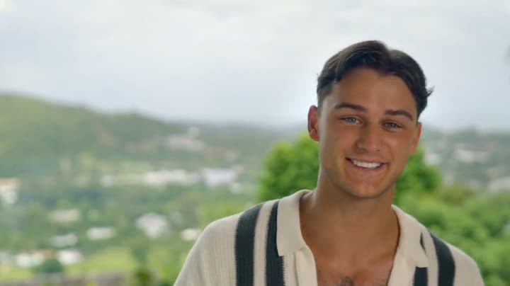 Junior ondergaat operatie door onzekerheid deelname Paradise Hotel