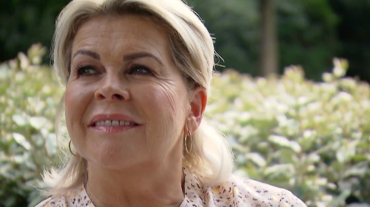 Familie en bekenden nemen afscheid van Bartina Koeman in Laren