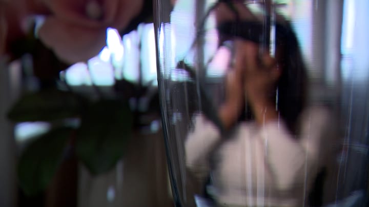 Dewika wacht al jaren op alimentatie door chaos bij bureau dat het moet regelen