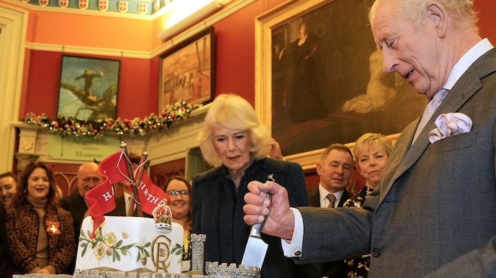 Koning Charles toegezongen op verjaardag in Buckingham Palace