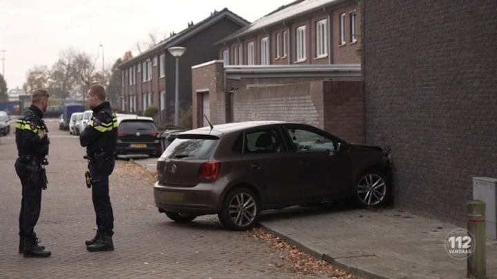 Minderjarige bestuurder ramt huis in Eindhoven