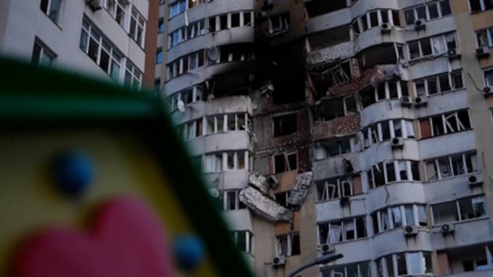 Zeker vijf doden na grote drone- en raketaanval op Kyiv