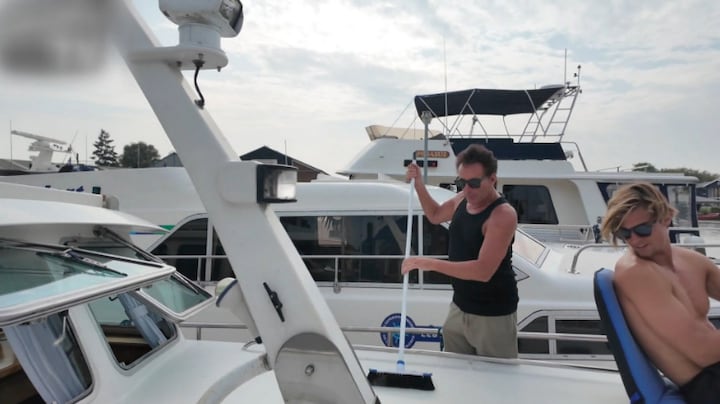 Gerard Joling wordt aan het werk gezet door Kees Tol: 'Ben er klaar mee'