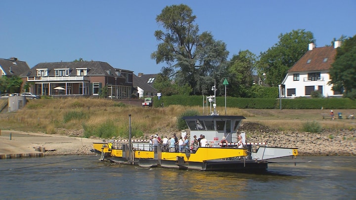 Schipper, mag ik overvaren? Pontjes uit de vaart door te laag water - RTL Boulevard