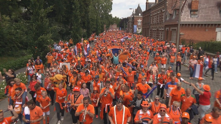 Van Qatar tot Berlijn: Oranjefans vieren feest in de Oranjemars