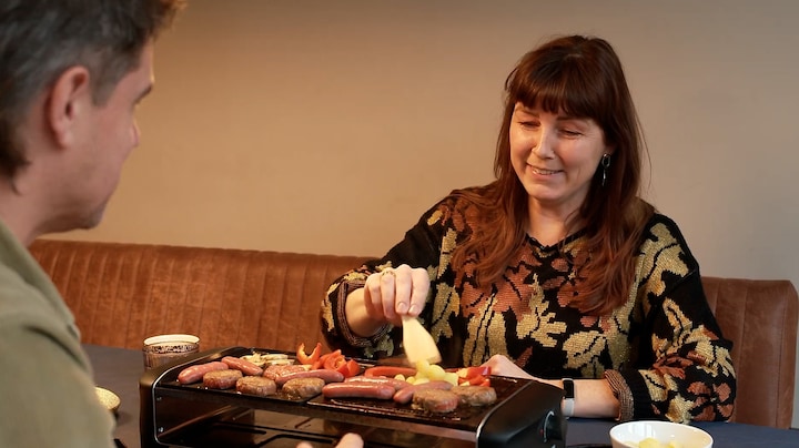 Gourmetten met de ramen dicht? Deze CO2-test laat zien waarom dat geen goed idee is