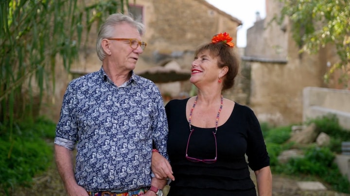 Debbie straalt van geluk om kleinzoon Levi in Daar Gaan Ze Weer