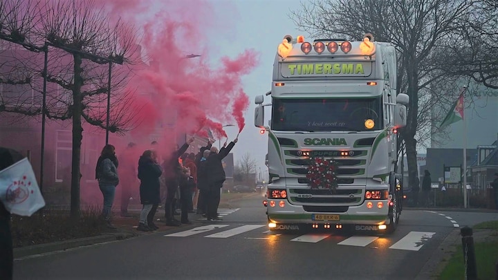 Bijzondere rouwstoet voor 11-jarige Appie met 160 vrachtwagens