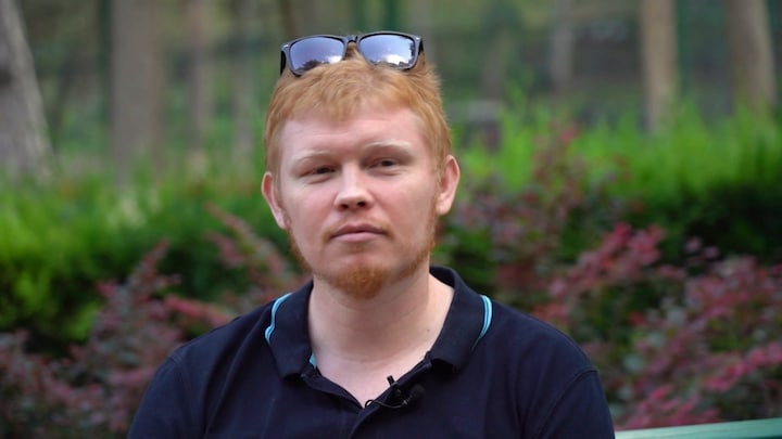 Maksim was agent in Moskou, maar vluchtte: 'Ik kreeg klappen met wapenstok'
