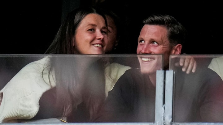 Wout Weghorst dolgelukkig na verloving