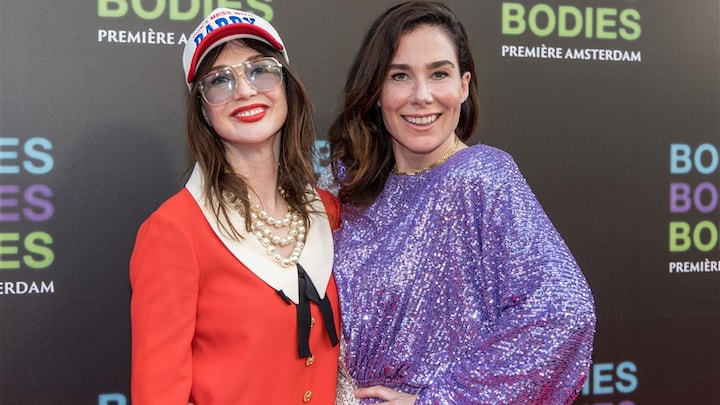 'Eclectische' look Carice van Houten trekt veel bekijks tijdens première