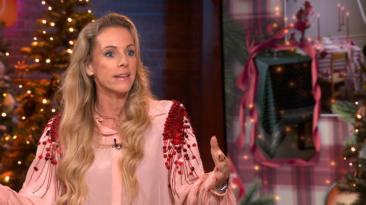 Met deze tafelkleden pak je met kerst helemaal uit: 'Mag royaal gedekt worden'