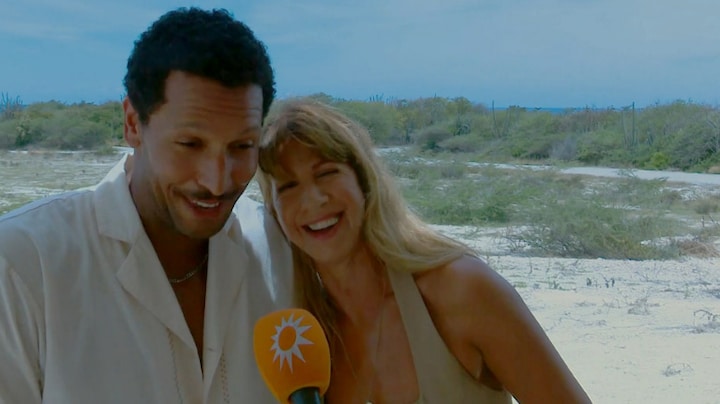 Kinderen Isa Hoes bezoeken moeder op set Verliefd op Curaçao: 'Was fijn'
