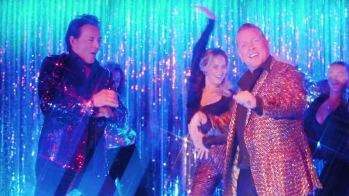 Gerard Joling en Billy Dans pakken uit met nieuwe videoclip: 'Het is gewoon feest'