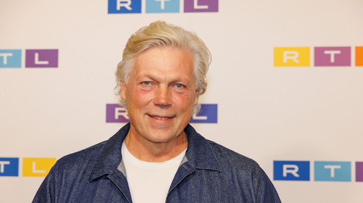 Roelof Hemmen barbecuet met Expeditie Robinson-kandidaten in tuin