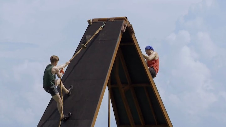 Twan en Camiel gaan strijd met elkaar aan in Expeditie Robinson: 'Easy voor jou'
