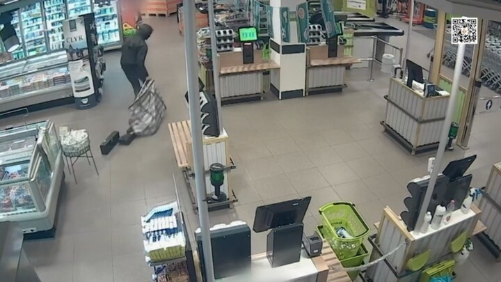 Supermarkt in Abcoude overvallen door klungelige man