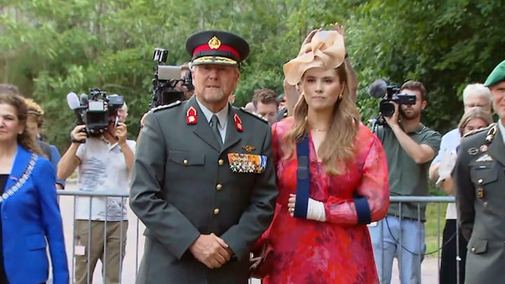 Prinses Amalia voor de eerste keer officieel met Willem-Alexander op pad: 'Historisch moment'