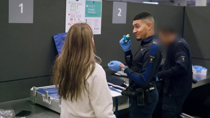 Pikante bagage zorgt voor rode oortjes in Schiphol Airport