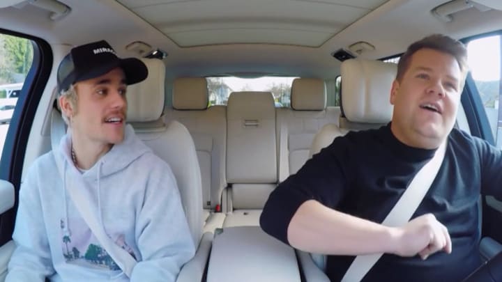 Justin Bieber gaat los in Carpool Karaoke