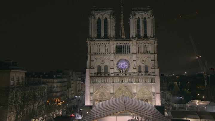 Wereldleiders kijken toe bij indrukwekkende heropening Notre-Dame