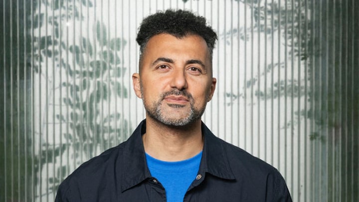 Geïrriteerde Özcan Akyol bij Zomergasten: 'Zelfreflectie is er niet'