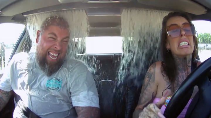 Totale chaos tijdens de beruchte waterbakproef door een paniekzaaiende Mariska