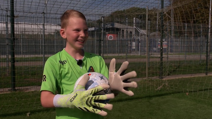 8-jarige Siem zag zijn held Ronald Koeman junior geschiedenis schrijven