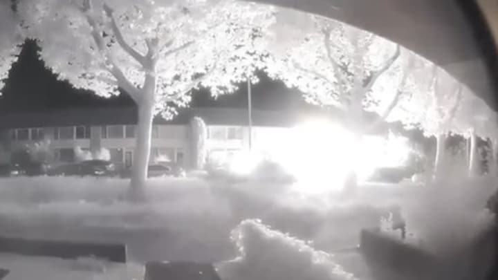 Enorme explosie in Papendrecht vastgelegd door deurbelcamera