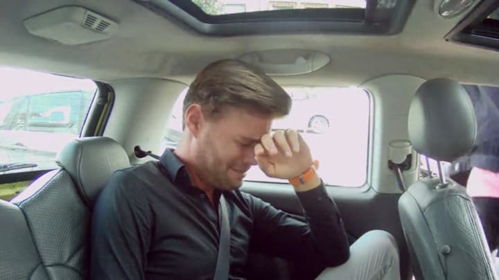 Michael in tranen door rijgedrag Bradley en stapt uit auto