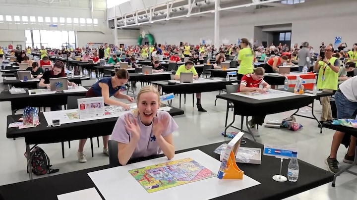 500 stukjes in 28 minuten: Nederlandse pakt wereldtitel puzzelen