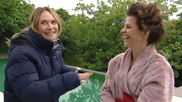 Bracha van Doesburgh op zwemles voor film: 'Heb geen diploma'