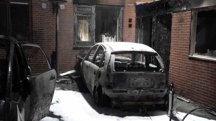 Autobrand slaat over naar twee woningen: geen kerst thuis voor bewoners