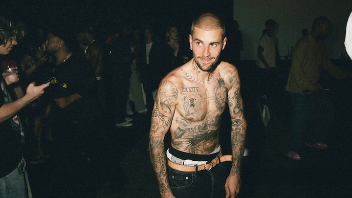 Justin Bieber samen met Hailey Bieber bij luisterfeest voor nieuw album