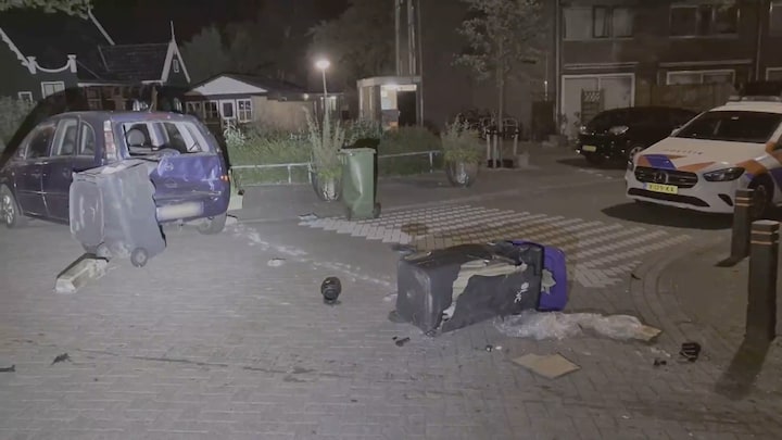 Bestuurder richt ravage aan in woonwijk