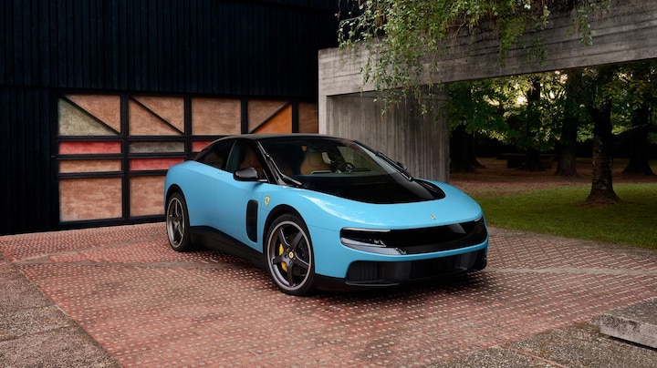 Storm van kritiek op eerste elektrische Ferrari: 'Schrok wel een beetje'