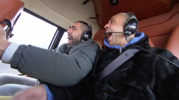 Rapper Sjaak staat doodsangsten uit in helikopter