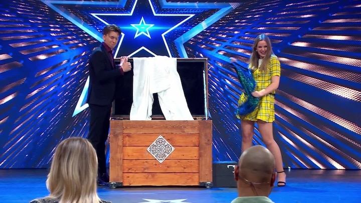 Nigel Otermans betovert de zaal op Holland's Got Talent