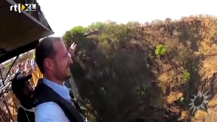 Kroonprins Haakon bungeejumpt in Zambia