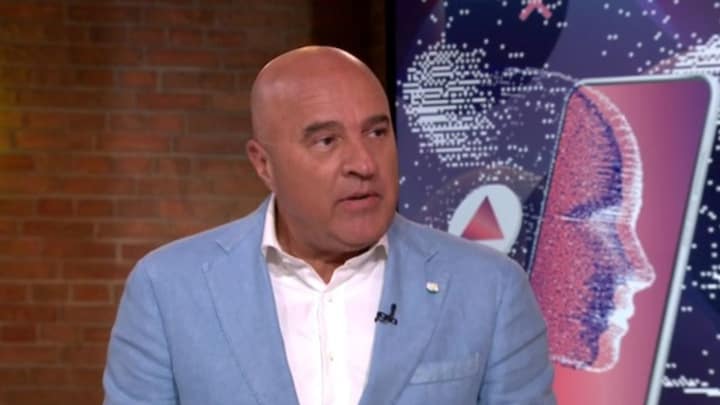 John ziet Astrid Holleeder opfleuren: 'Stond onder enorme spanning'