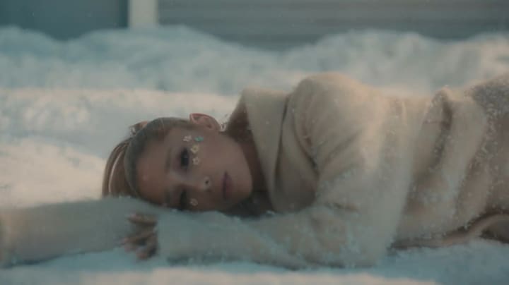 Ariana Grande geeft uitleg over pauze-besluit